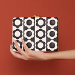 Load image into Gallery viewer, CLUTCH TAMMY FLOWERS BLACK IVORY
